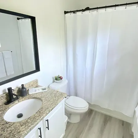 Sanctuary Gainesville Bright 2 Bedroom King Condo Exterior photo