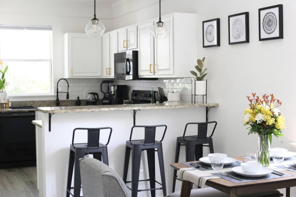Sanctuary Bright 2 Bedroom King Gainesville